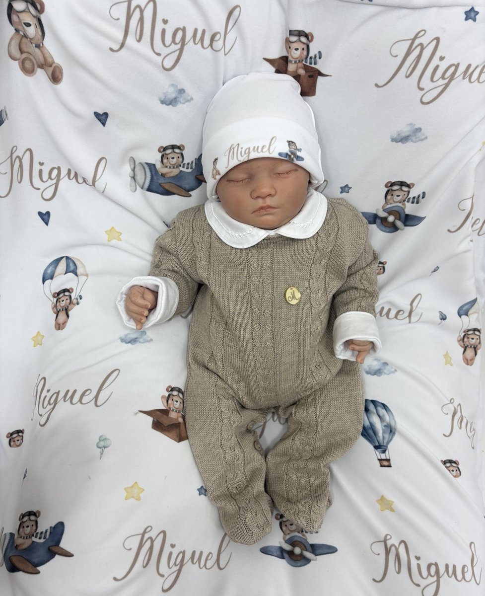 Saída Maternidade Personalizada Miguel – Manta Plush + Macacão Tricô + Body + Touca